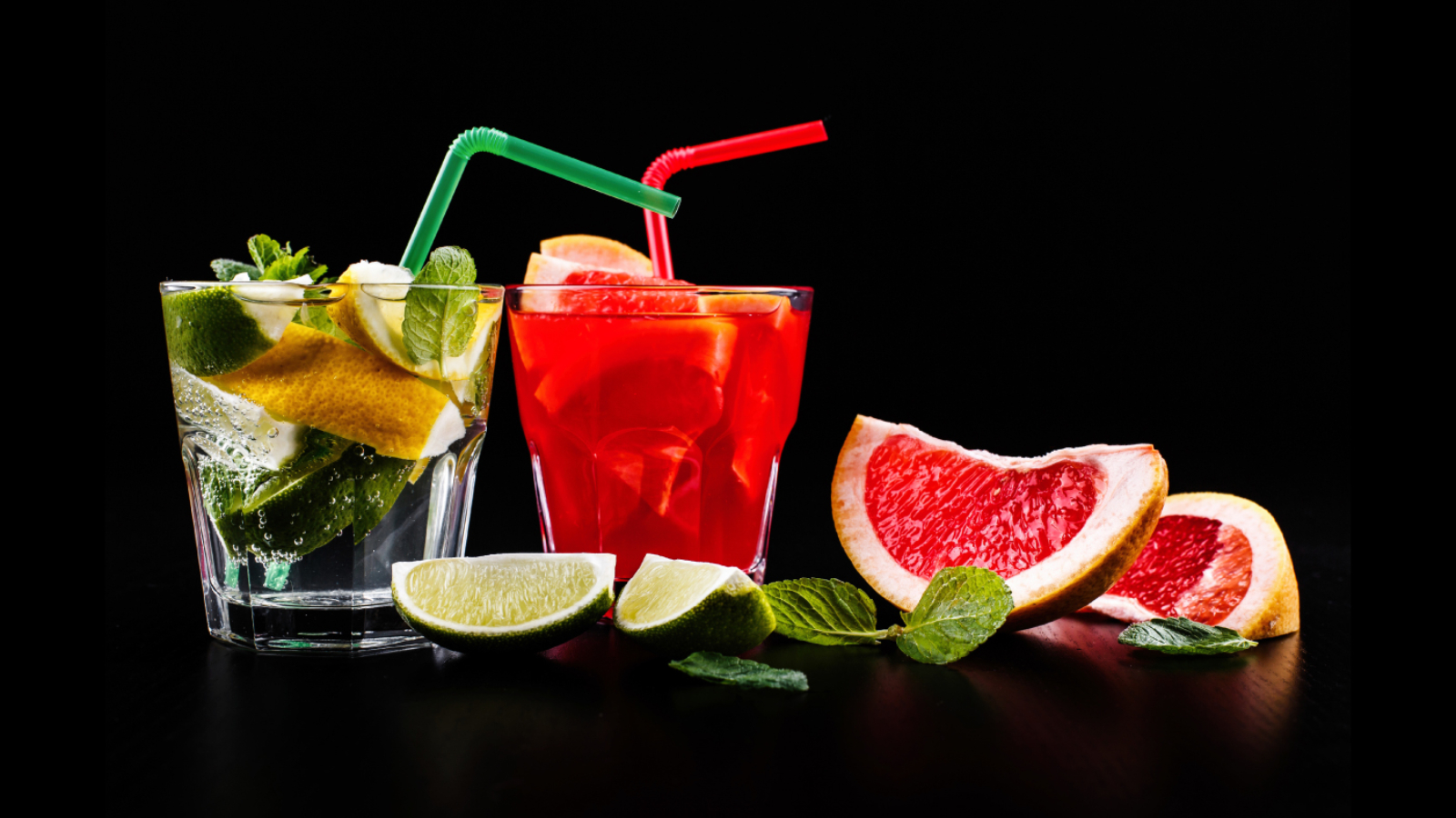 delicious-mojito-rum-cola-blood-orange-vodka-cocktails-served-with-fruit